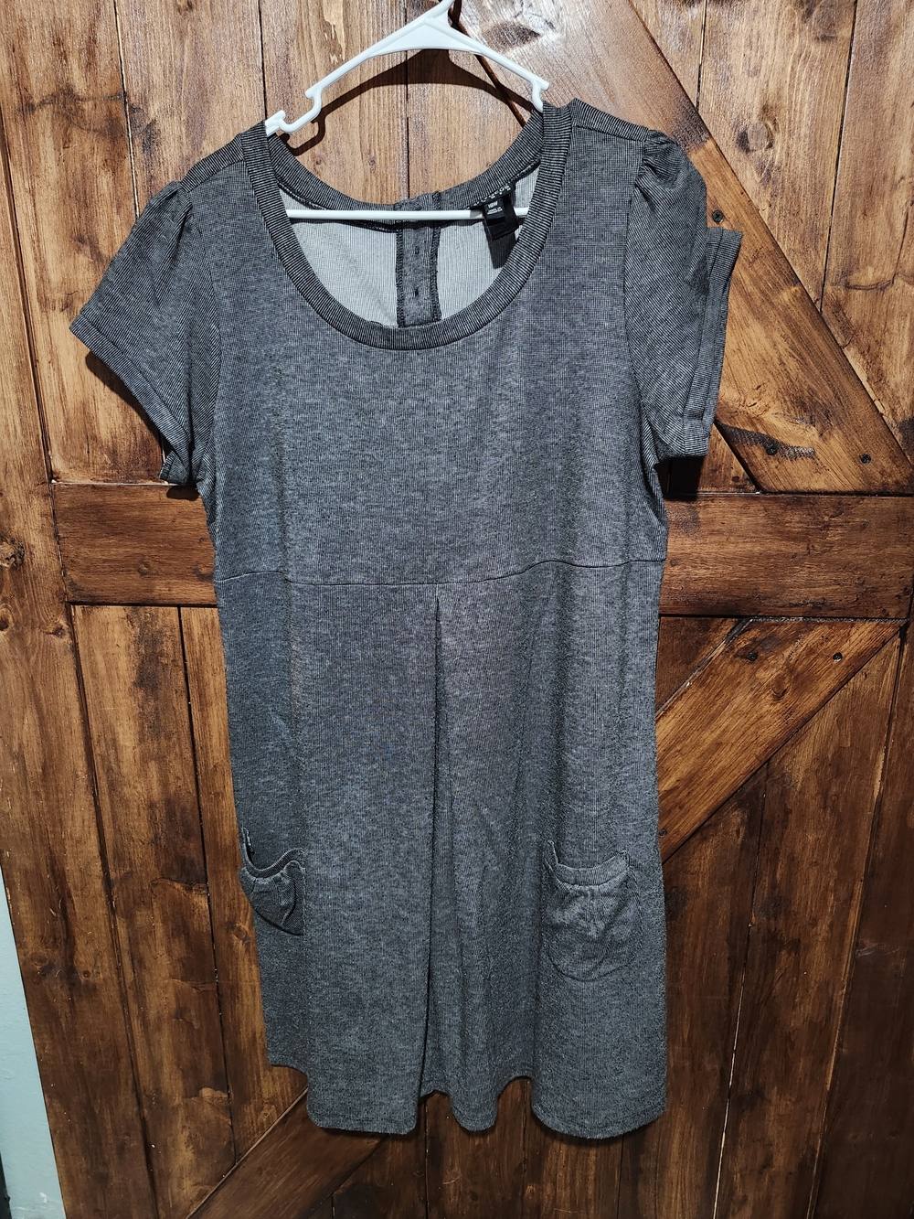 Enfocus Studio Gray Short Sleeve Midi Dress with Pockets